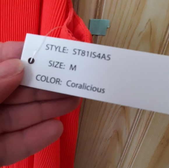 CUTE coral sleeveless blouse - Picture 11 of 16